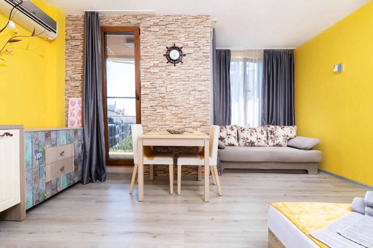 Modern Studios - Meters Away From The Beach Pomorie Eksteriør billede